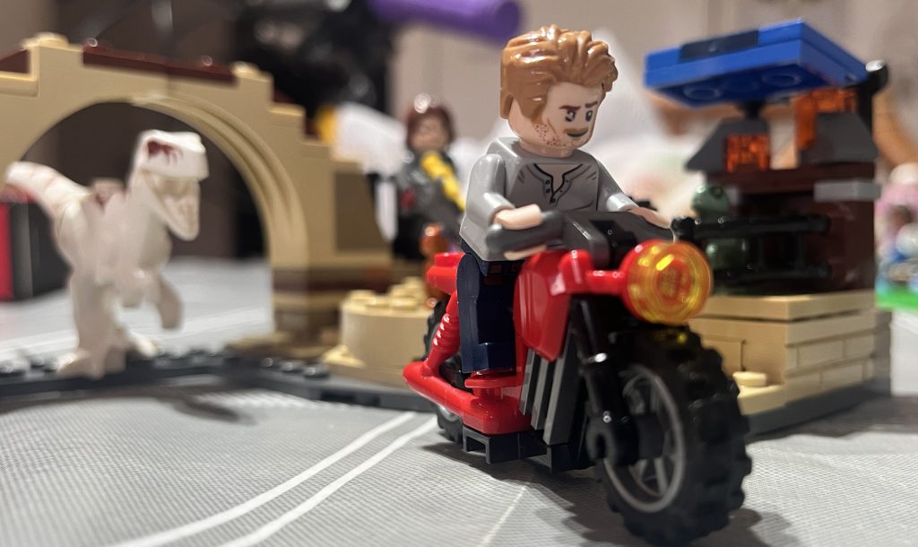 Set Review – 76945 Antrociraptor Bike Chase (Find)