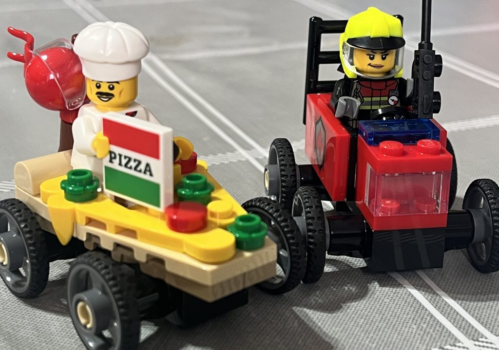 Set Review – 60458 Pizza vs. Fire Truck