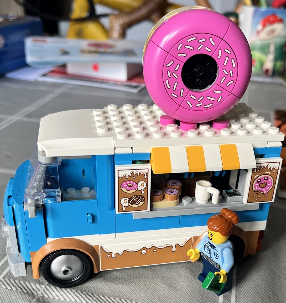 Set Review – 60452 Donut Truck