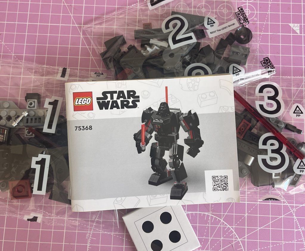 Set Review – 75368 Darth Vader Mech