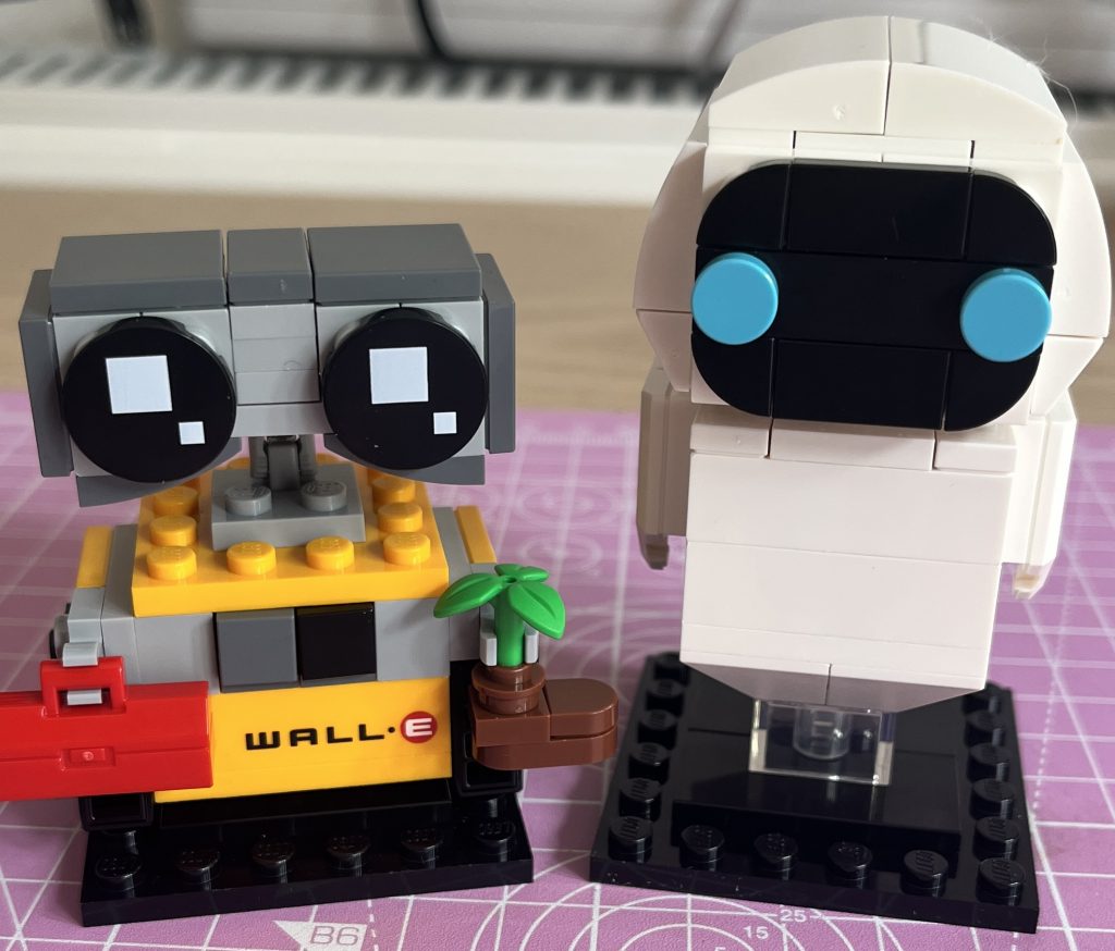 Set Review – 40619 EVE and WALL-E Brickheadz