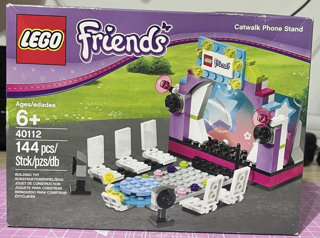 Set Review – 40112 Friends Phone Stand (Find)