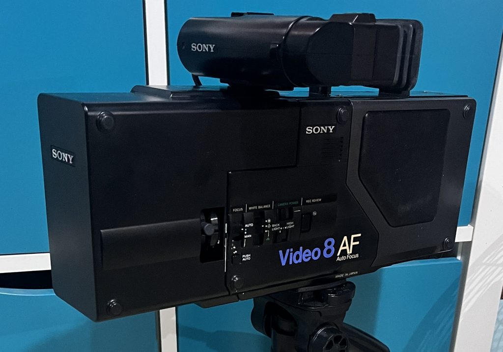 (Find) Sony CCD-V8AF Camcorder